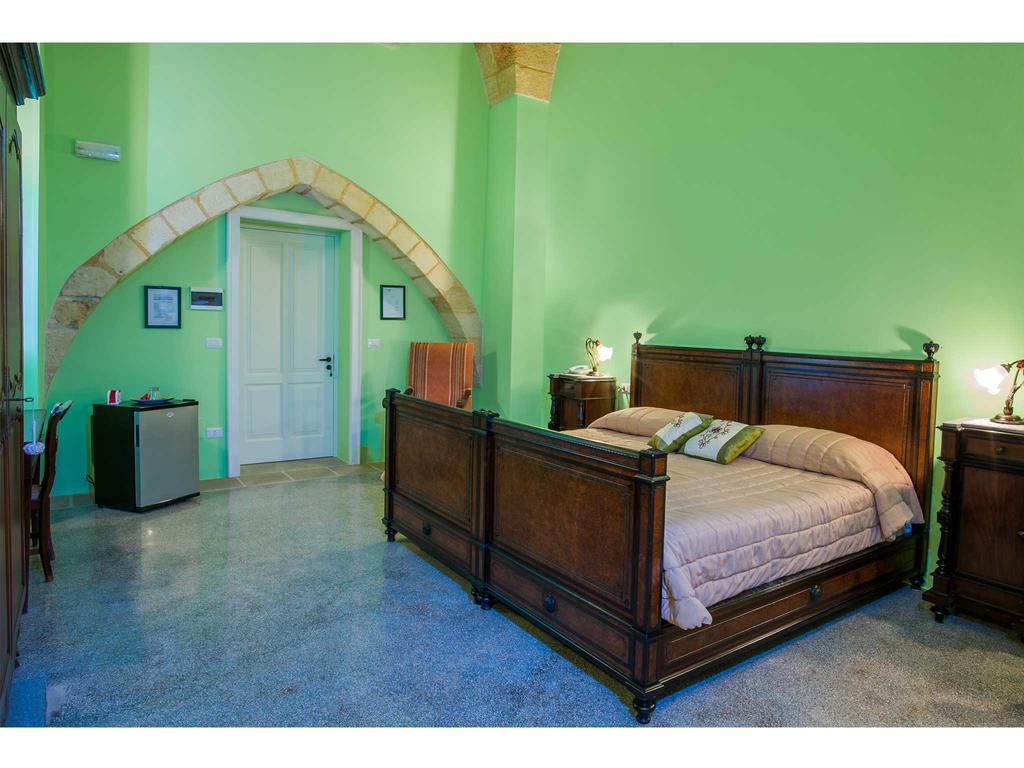 Palazzo Mellacqua Castiglione d'Otranto Bagian luar foto