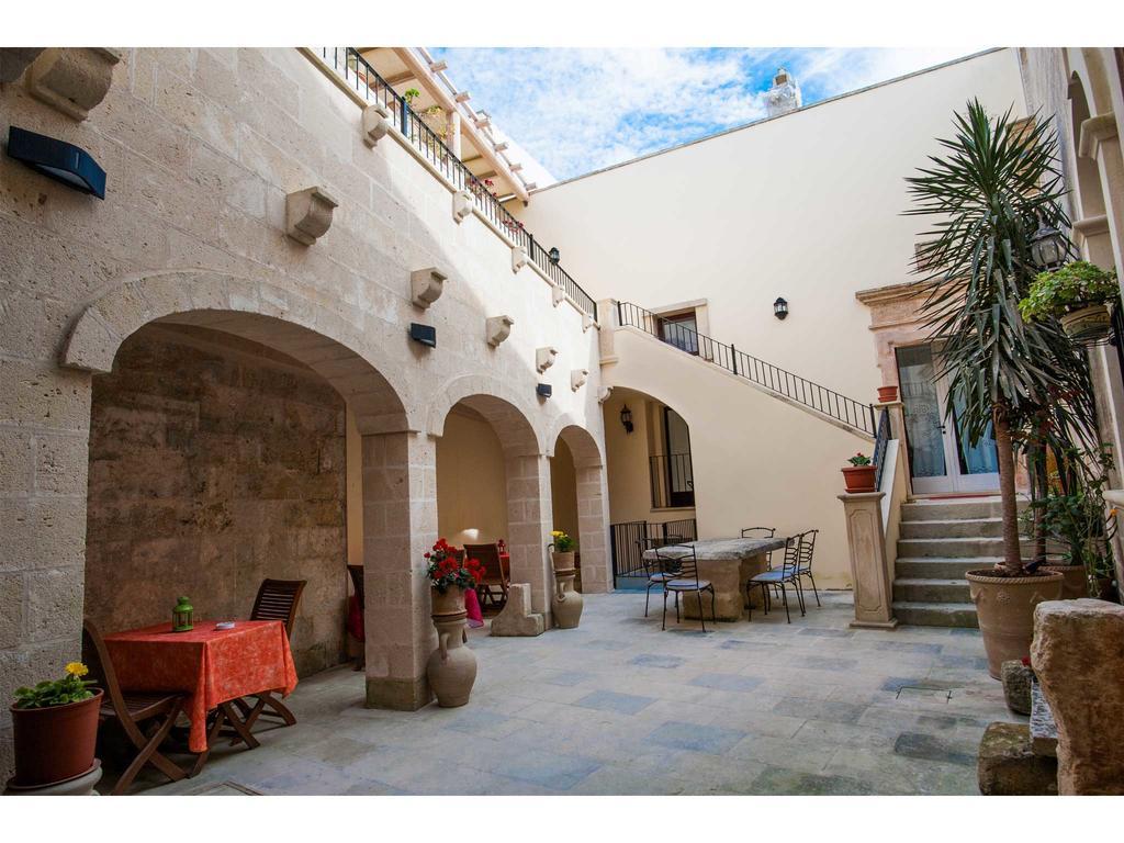 Palazzo Mellacqua Castiglione d'Otranto Bagian luar foto