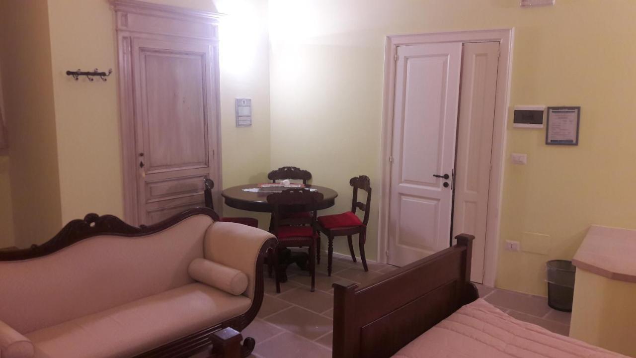 Palazzo Mellacqua Castiglione d'Otranto Bagian luar foto